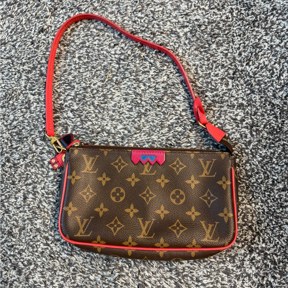 Louis Vuitton Monogram Totem Pouchette